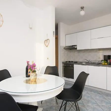 Apartment Nela *